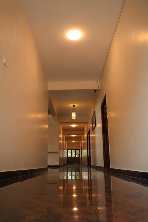 Hotel Sri Hayagriva Tiruchirappalli Room photo